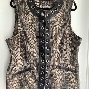 EC Beautiful vest with grommet trim, Women’s plus size 1X